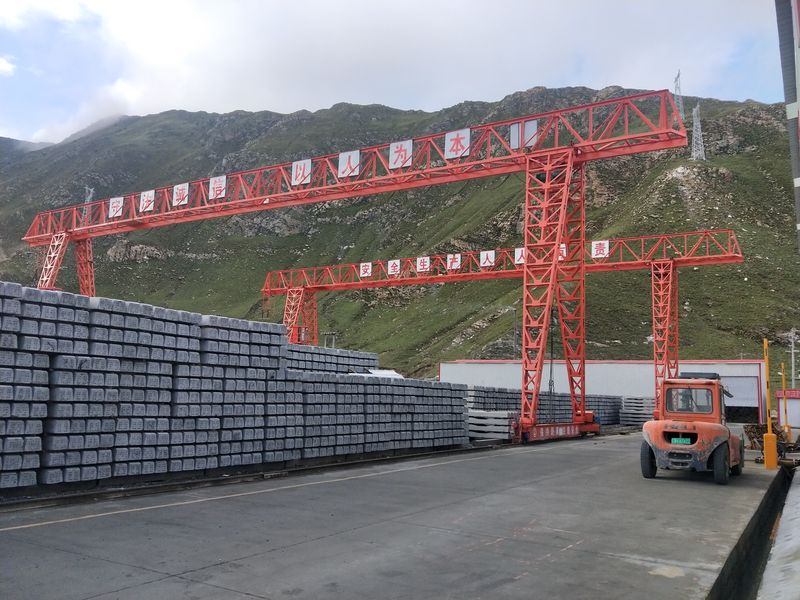 電動(dòng)葫蘆門(mén)式起重機(jī)